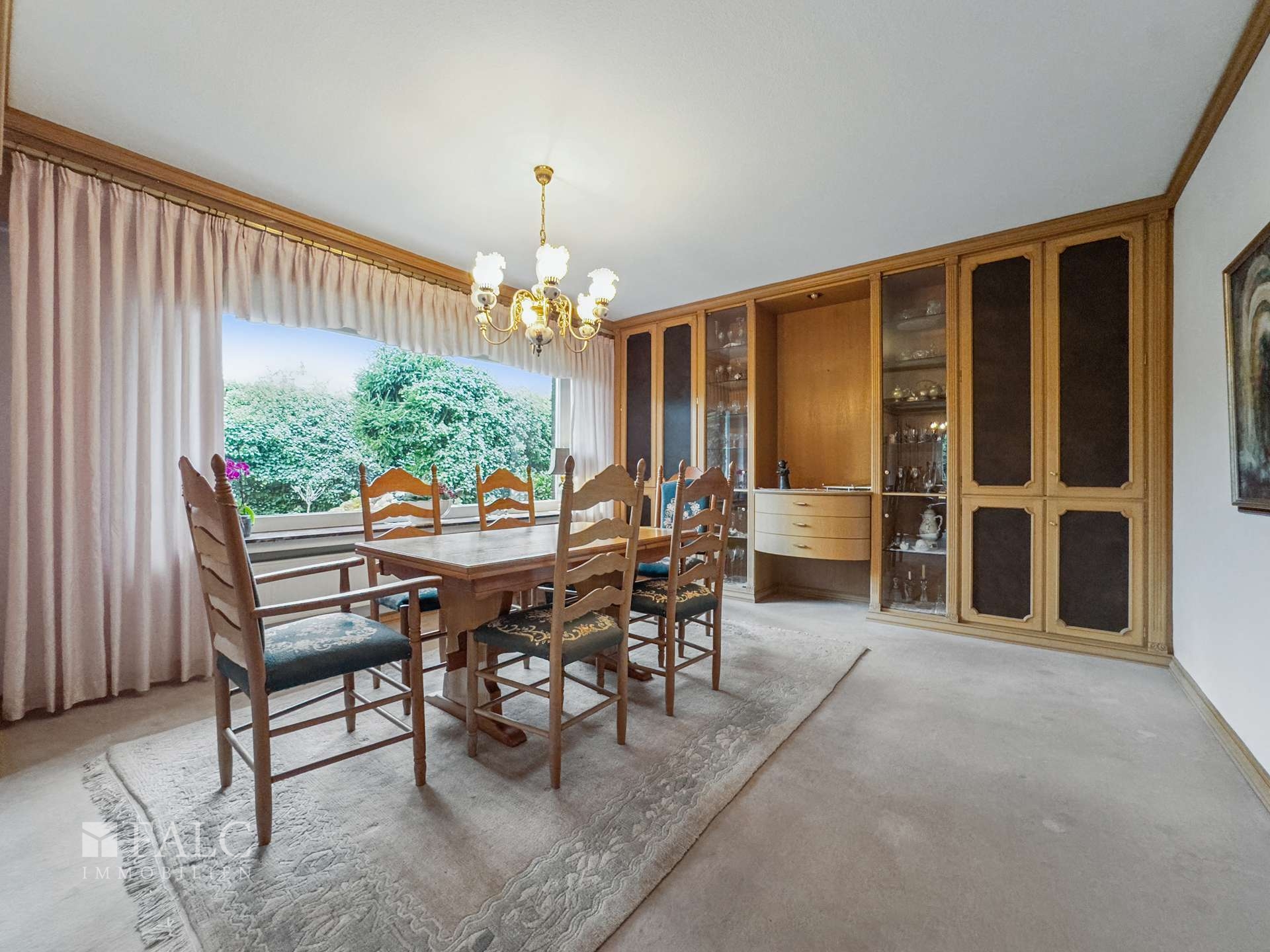 Genießen mit Blick in den garten