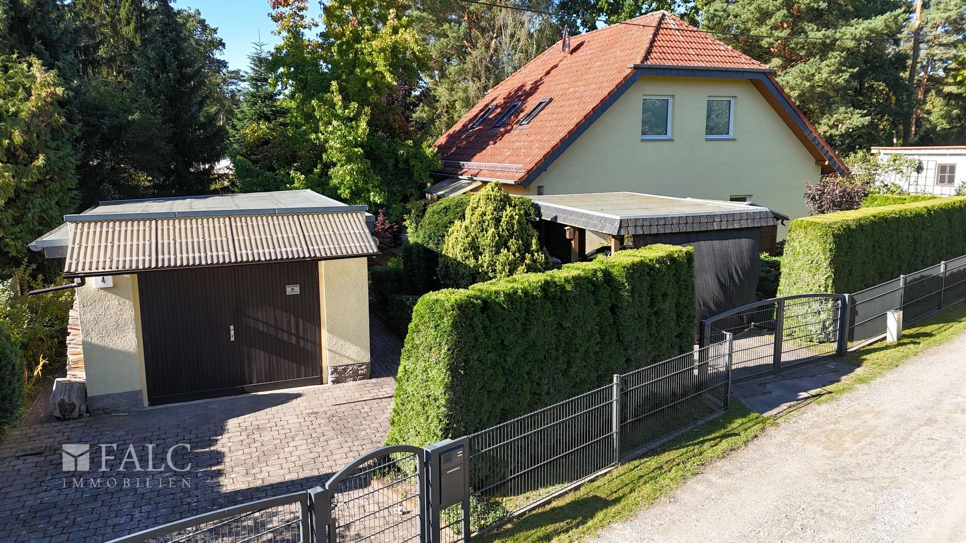 Hausansicht Straßenseite