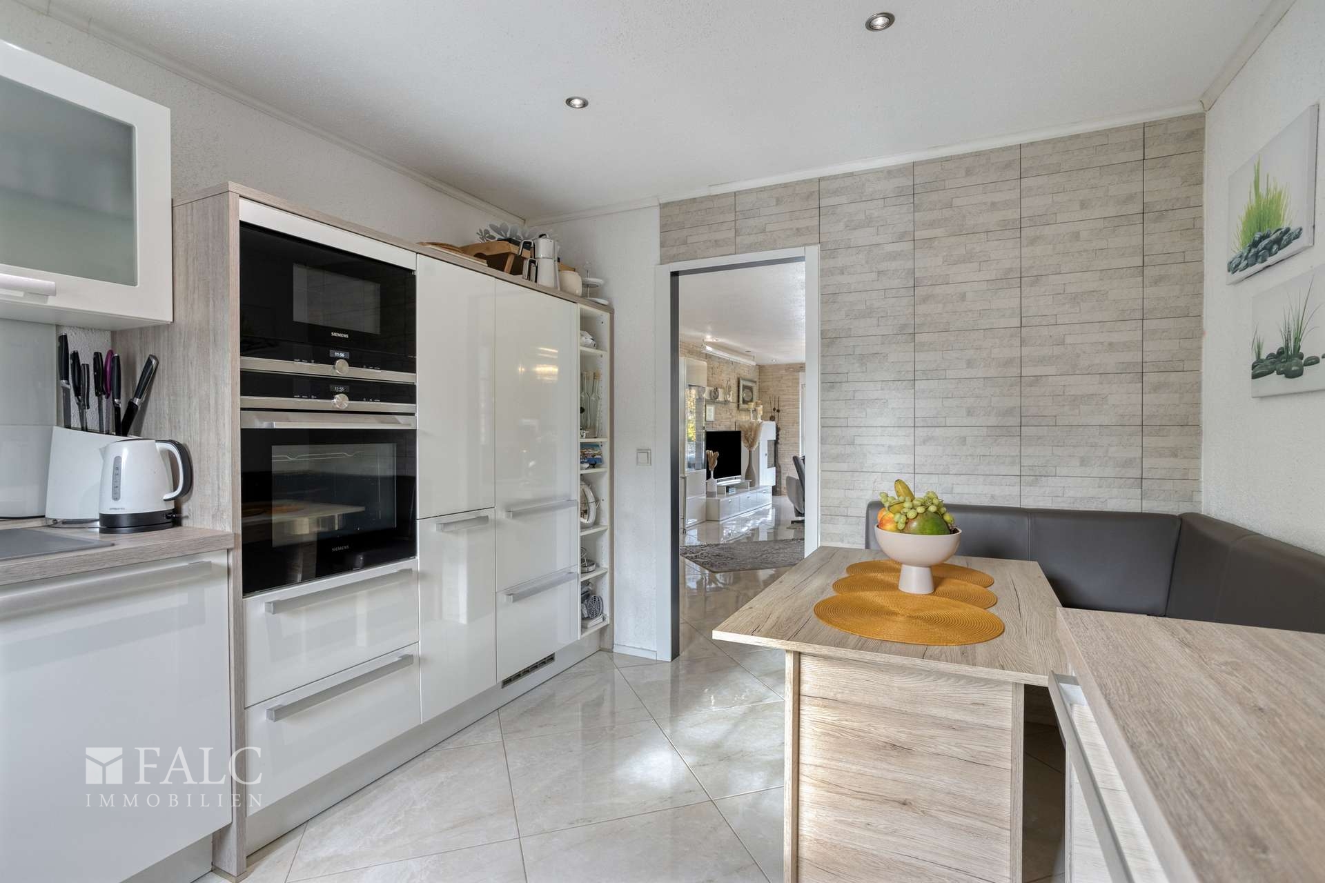 Küche mit Sitzecke EG