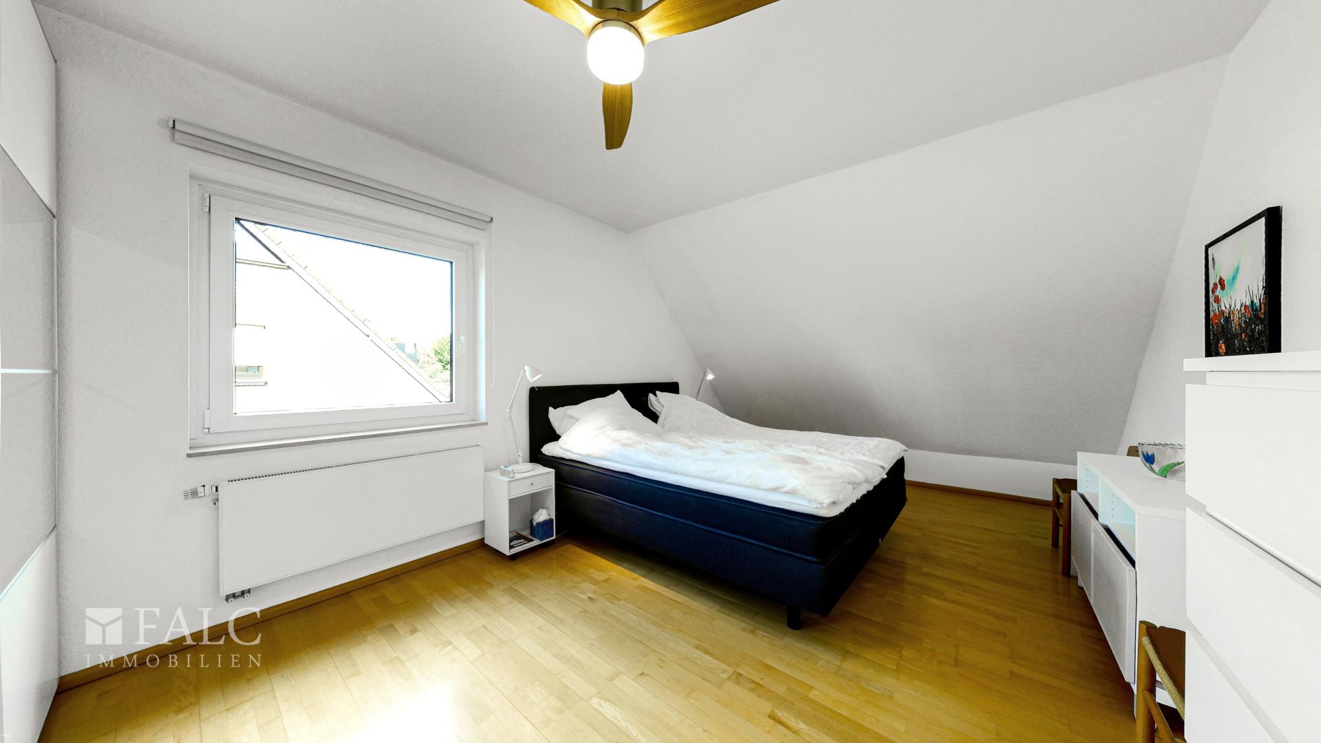 Schlafzimmer 1