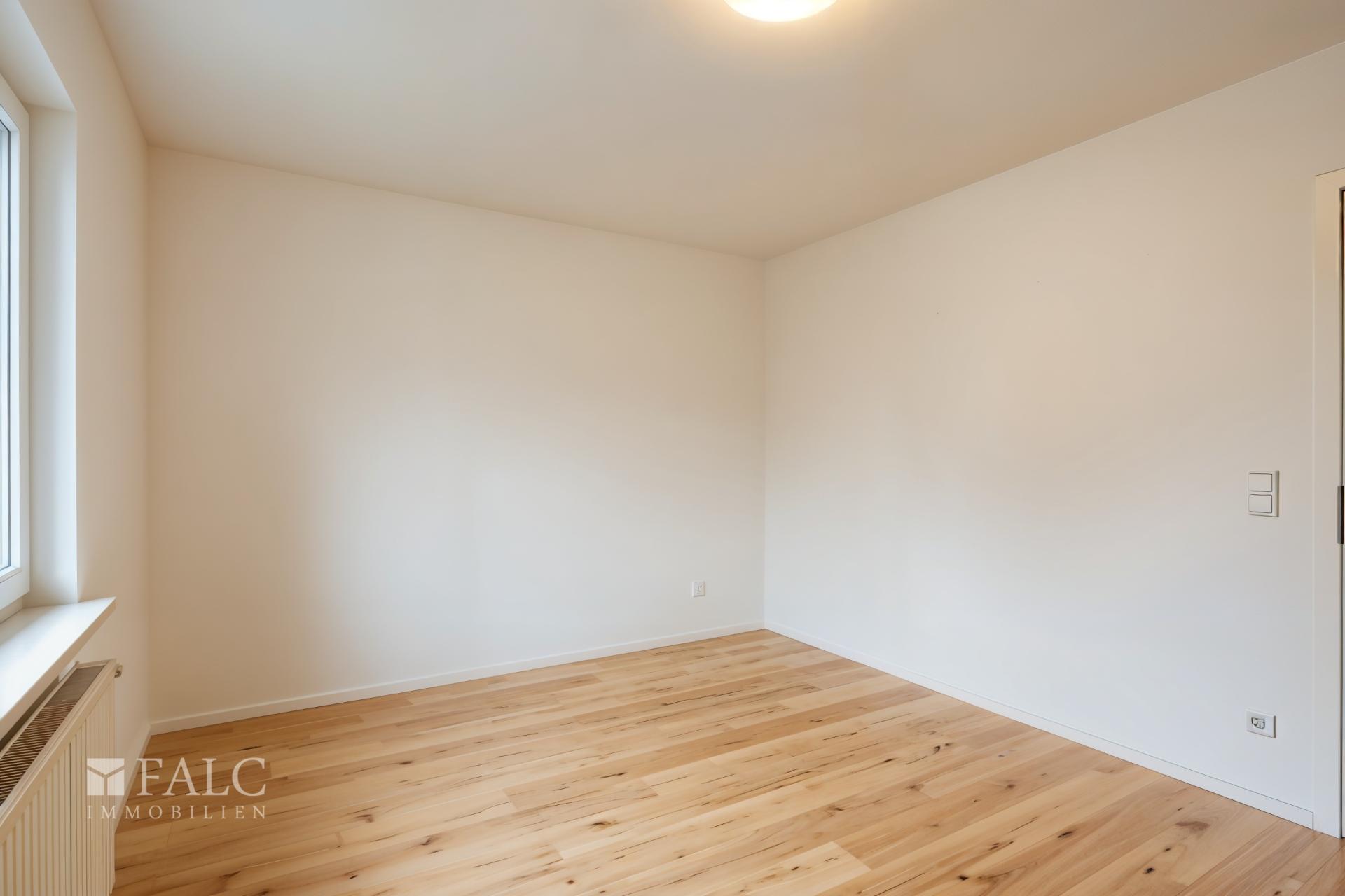 Zimmer 2 EG: Raumperspektive / Renovierungsvorschlag - (KI generiert)