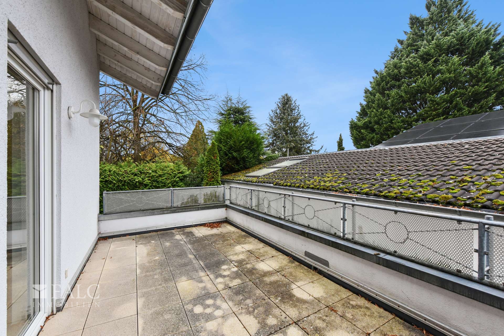 ... mit Blick ins Grüne