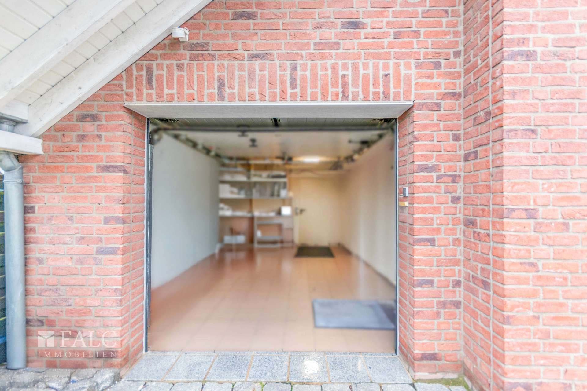 Garage - (KI generiert)