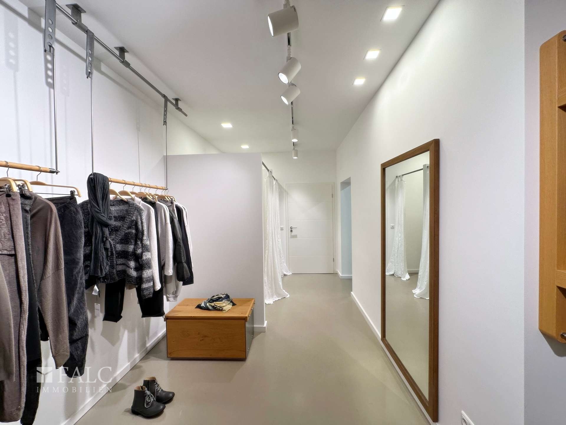 Ladenlokal heiterer Bereich