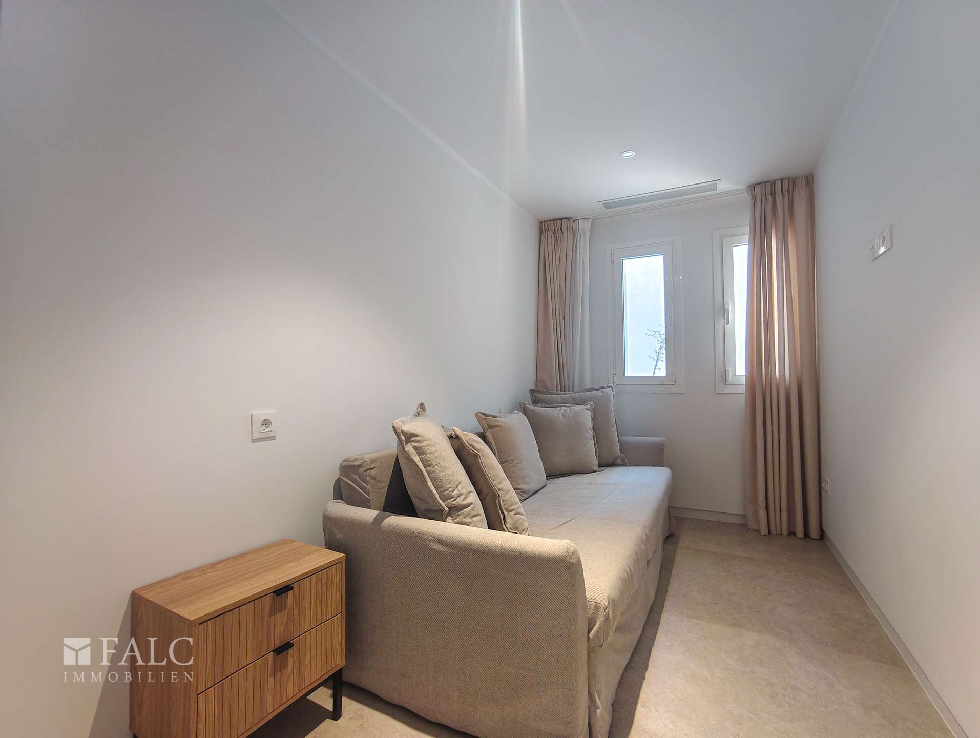 Schlafzimmer/Heimbüro