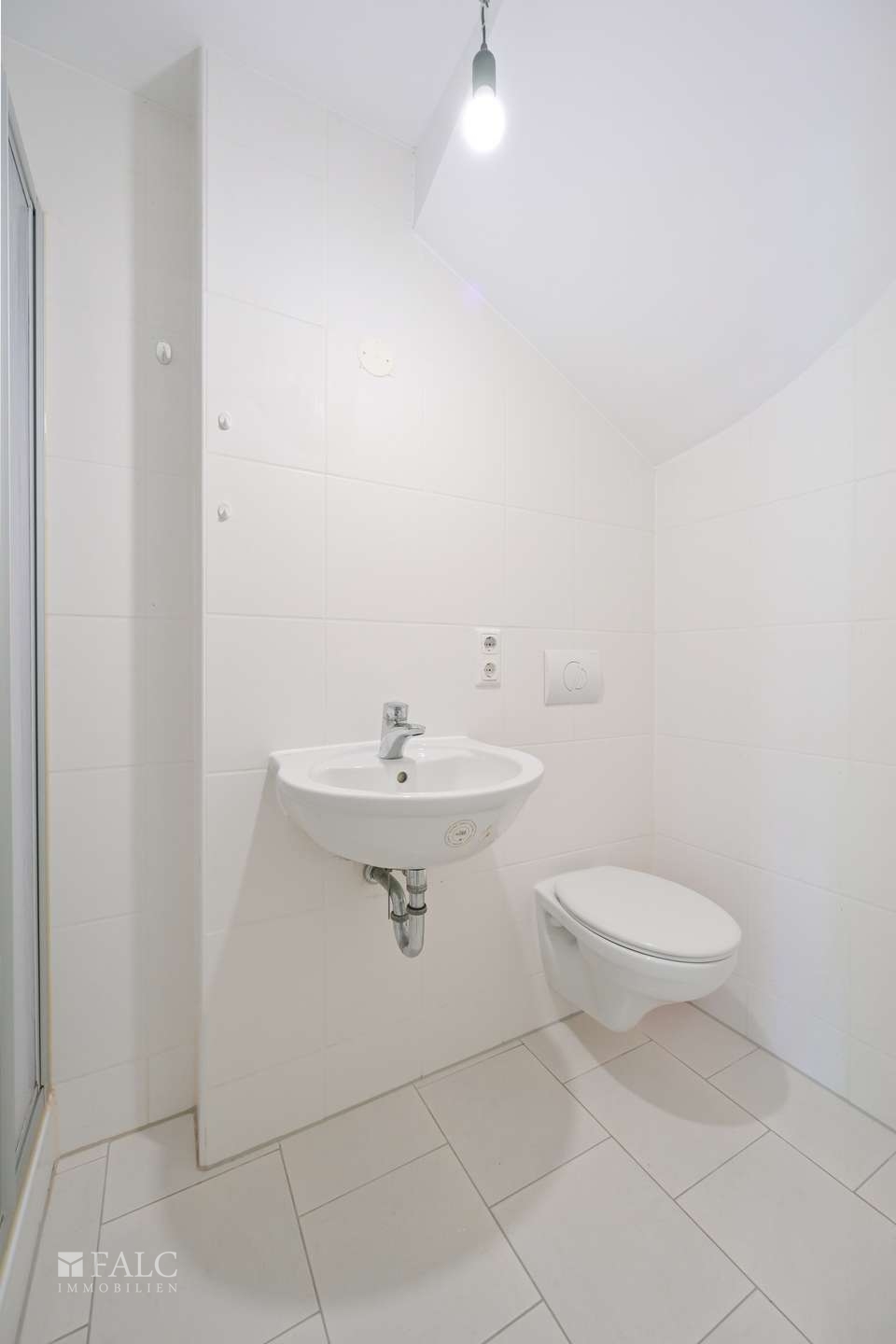 UG Bad mit Dusche hochformat