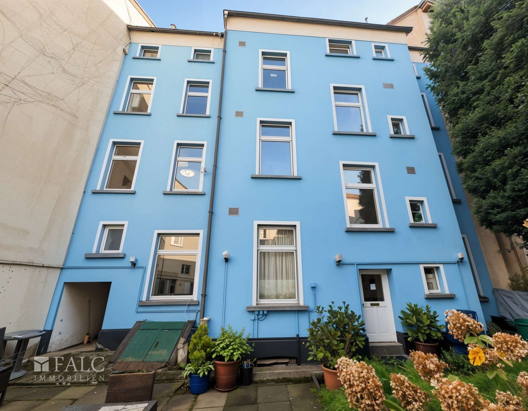 Rückansicht (KI bearbeitet)