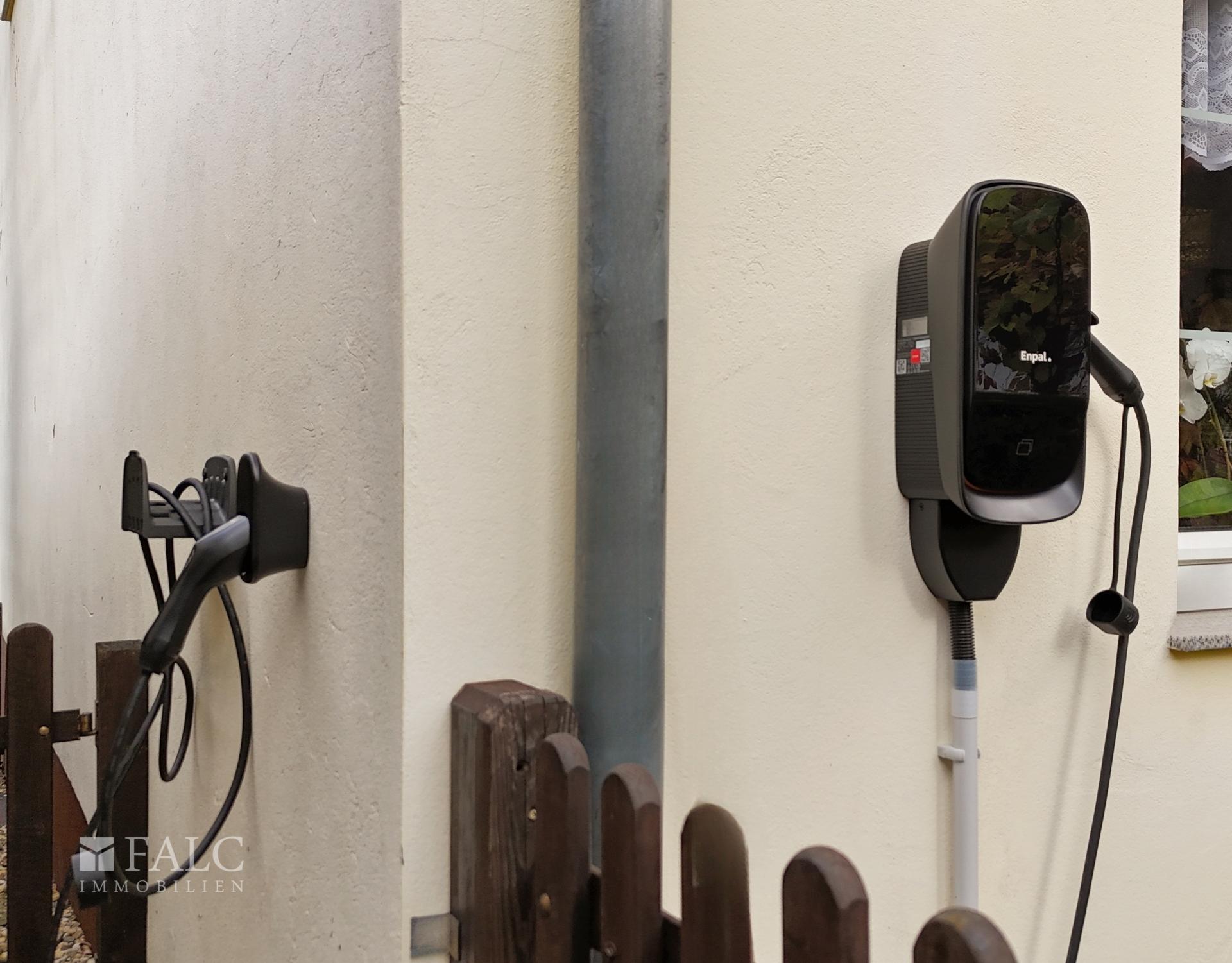 E- Auto Ladestation am Carport_