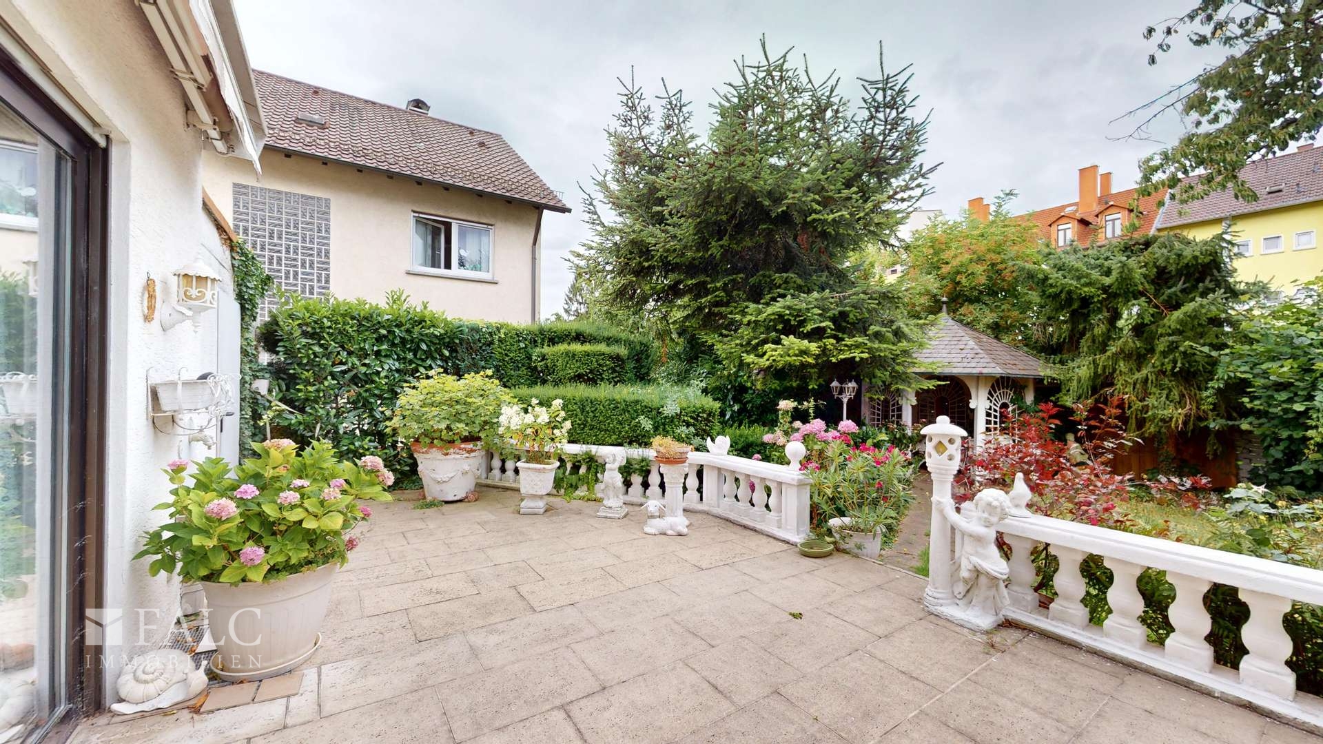 Terrasse - Gartenlaube