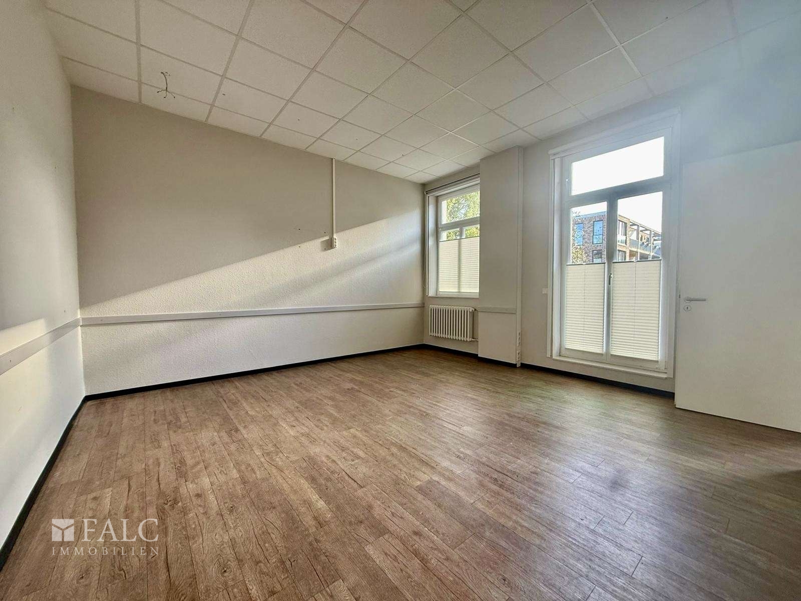 Büroraum - Hochpaterre