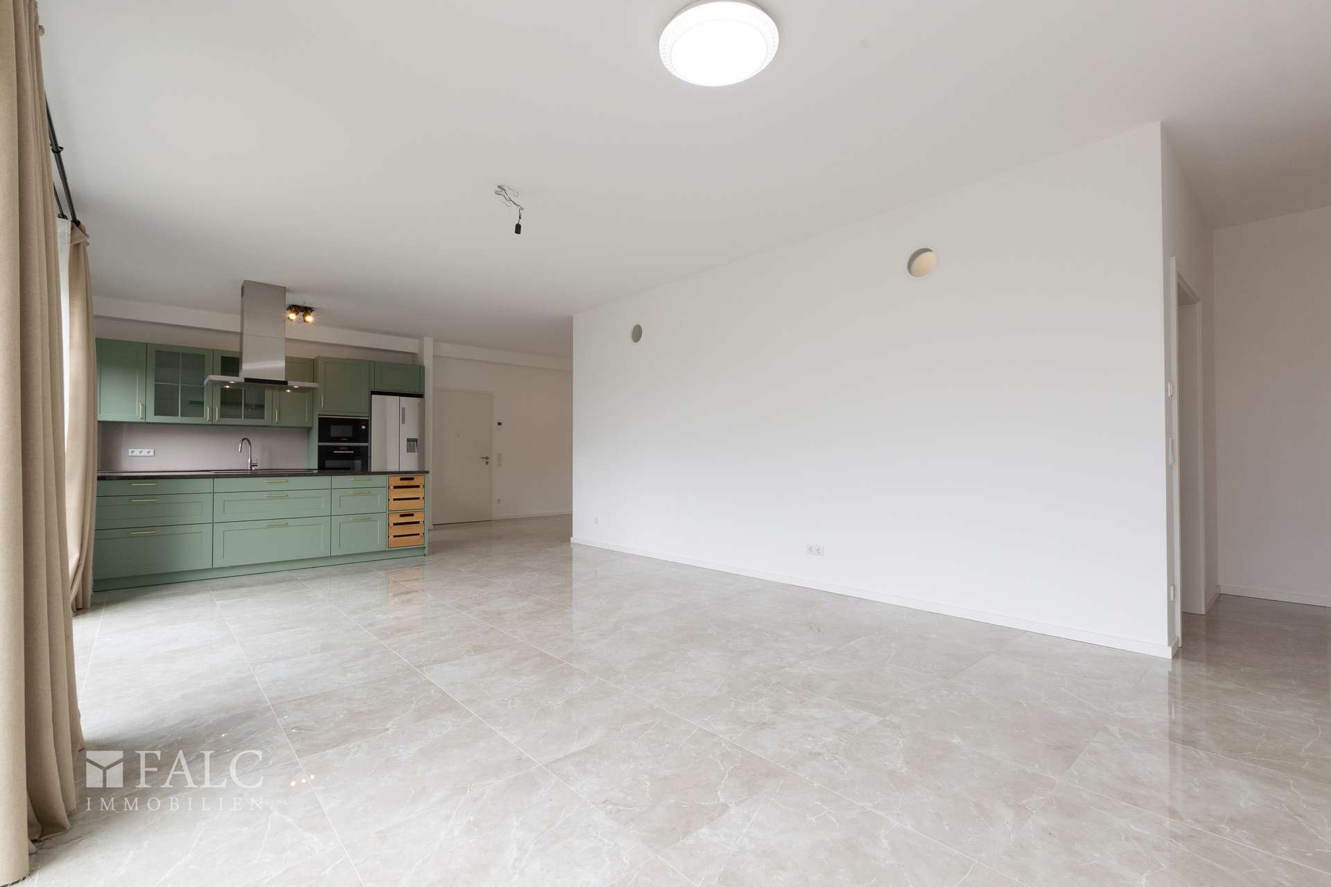 Lichtdurchfluteter Wohnbereich