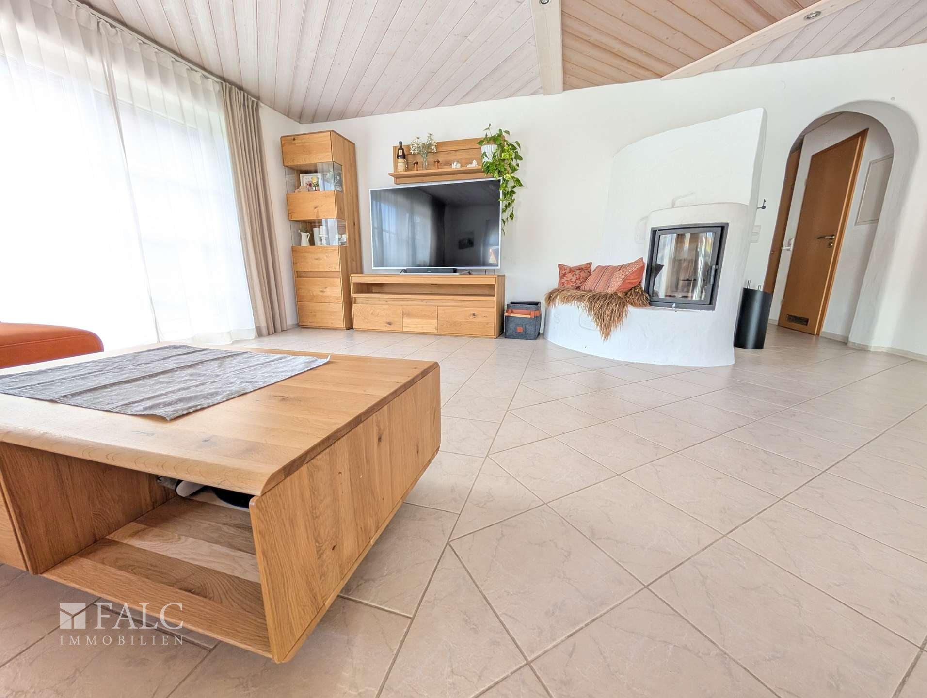 Wohnbereich mit Kachelofen