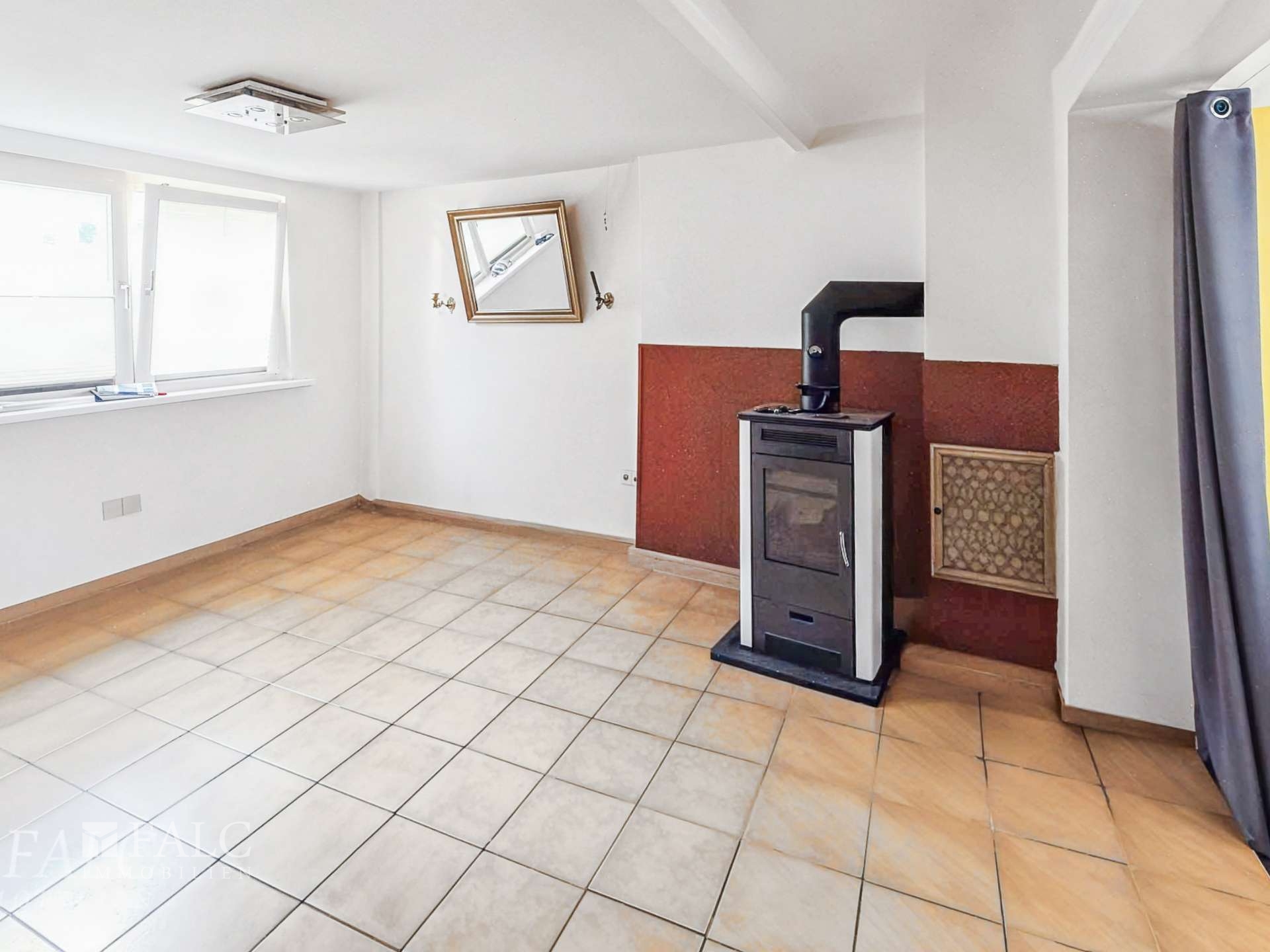 Wohnzimmer mit Kamin