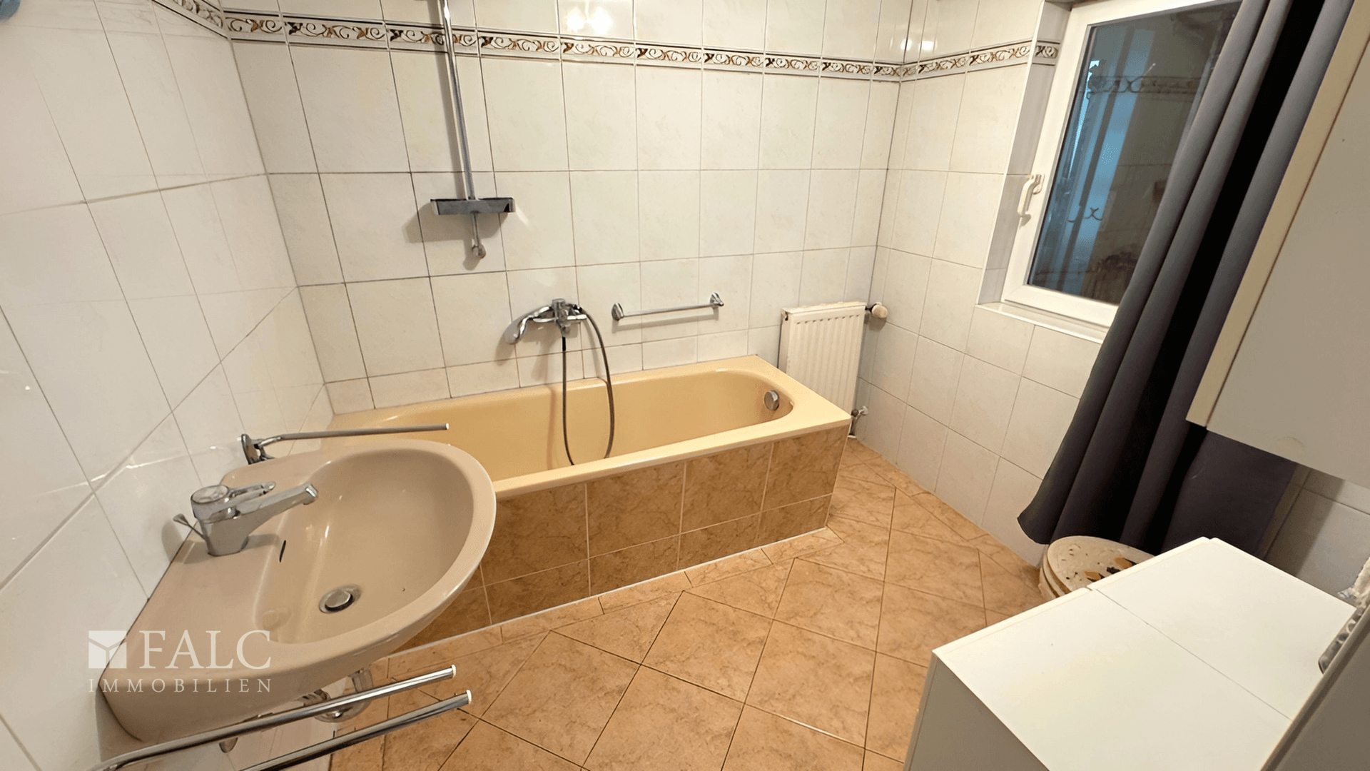 Badezimmer 2 im Erdgeschoss