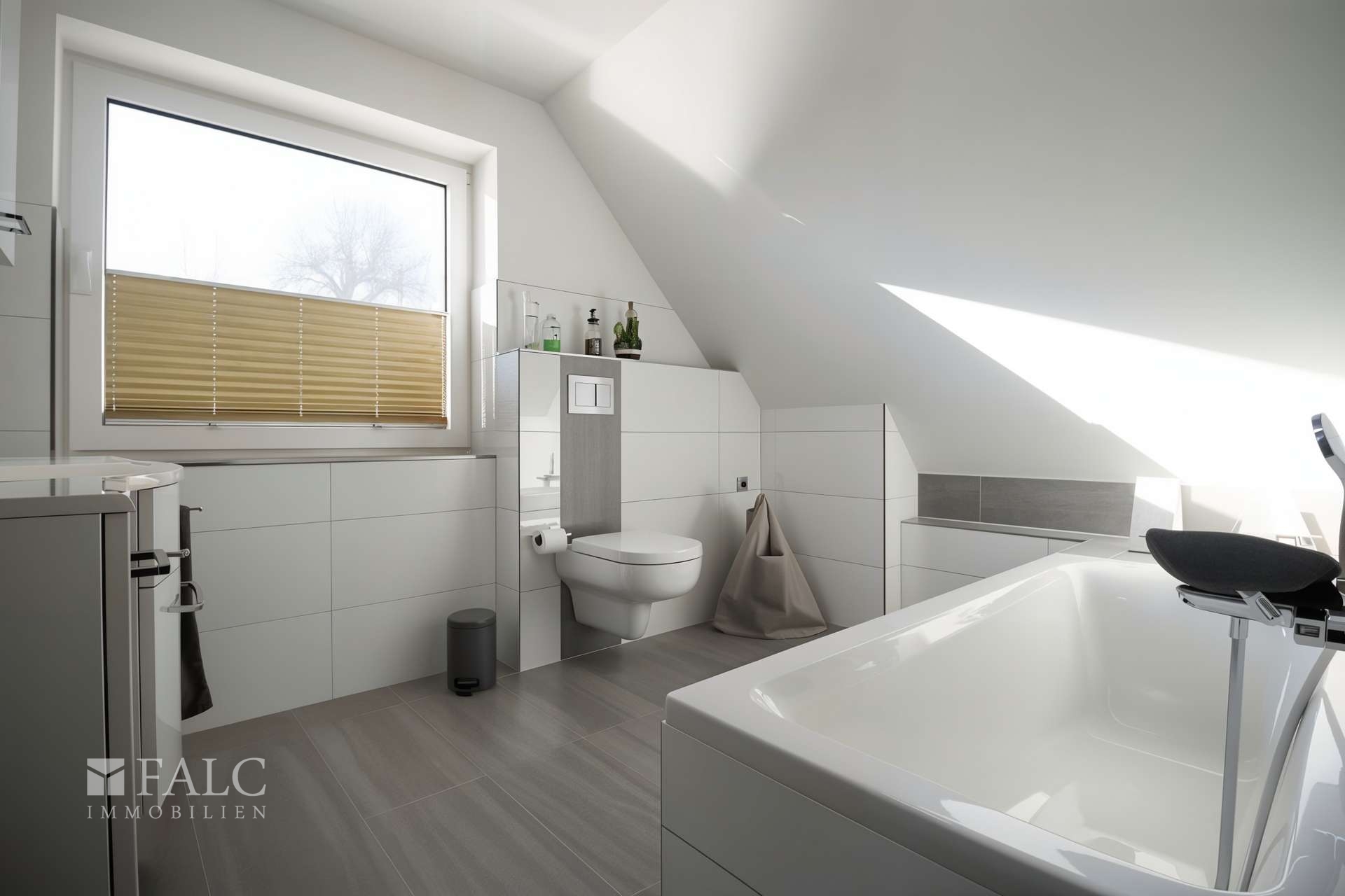 Badezimmer Dachgeschoss I