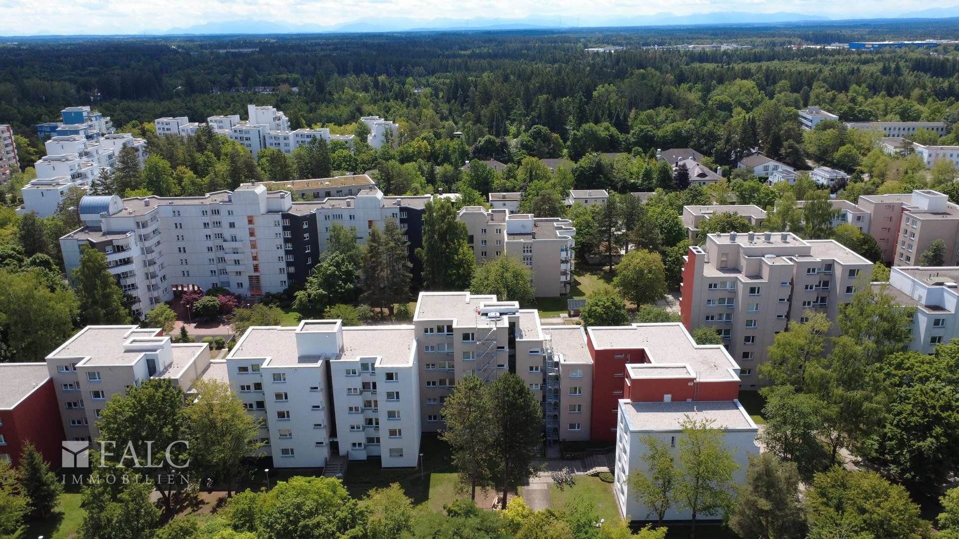 Außenansicht mit Umgebung