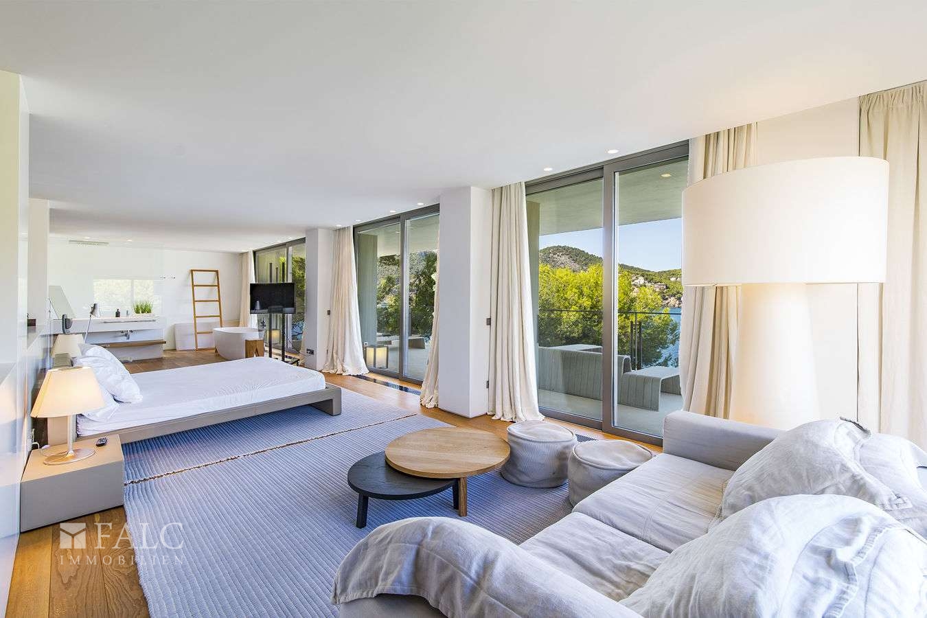 villa-camp-de-mar-15