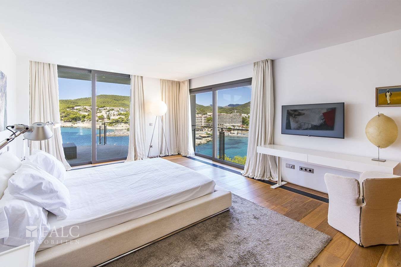 villa-camp-de-mar-18