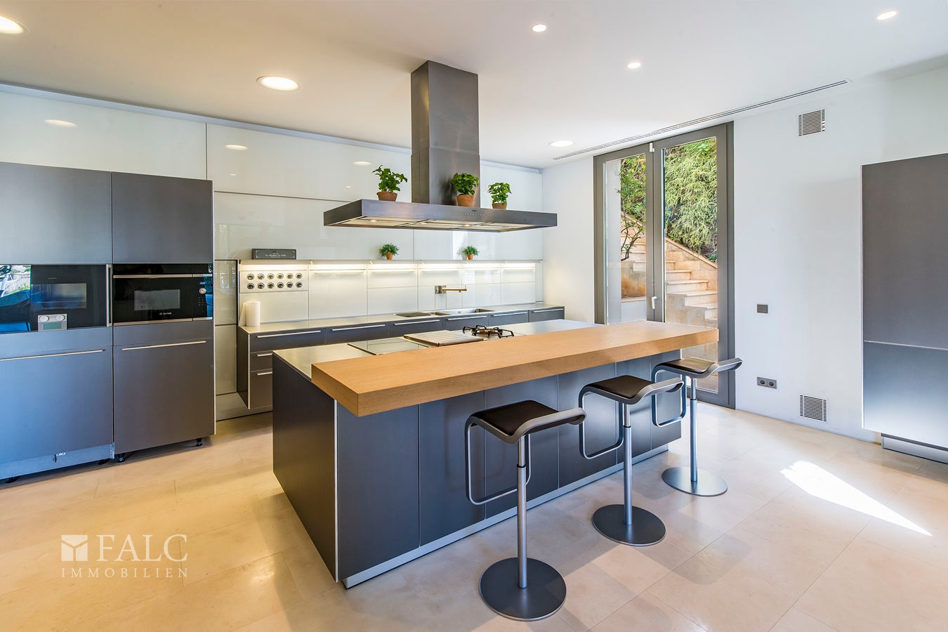 villa-camp-de-mar-13