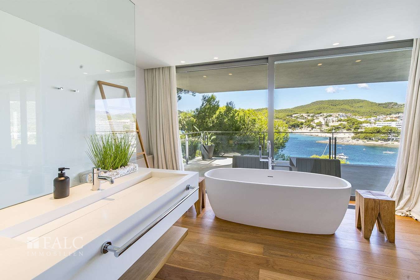 villa-camp-de-mar-16