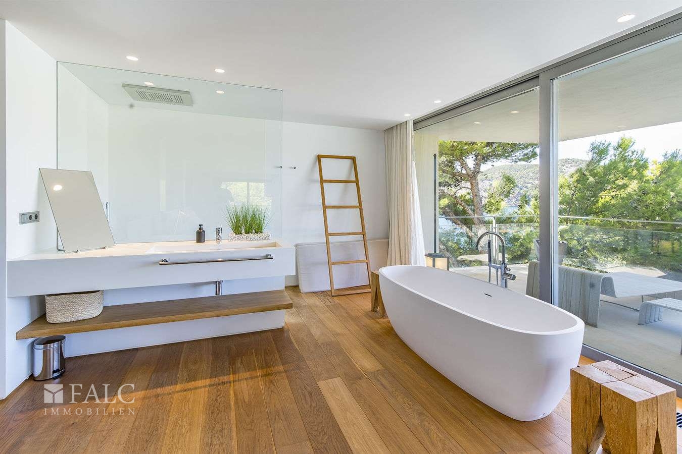 villa-camp-de-mar-17