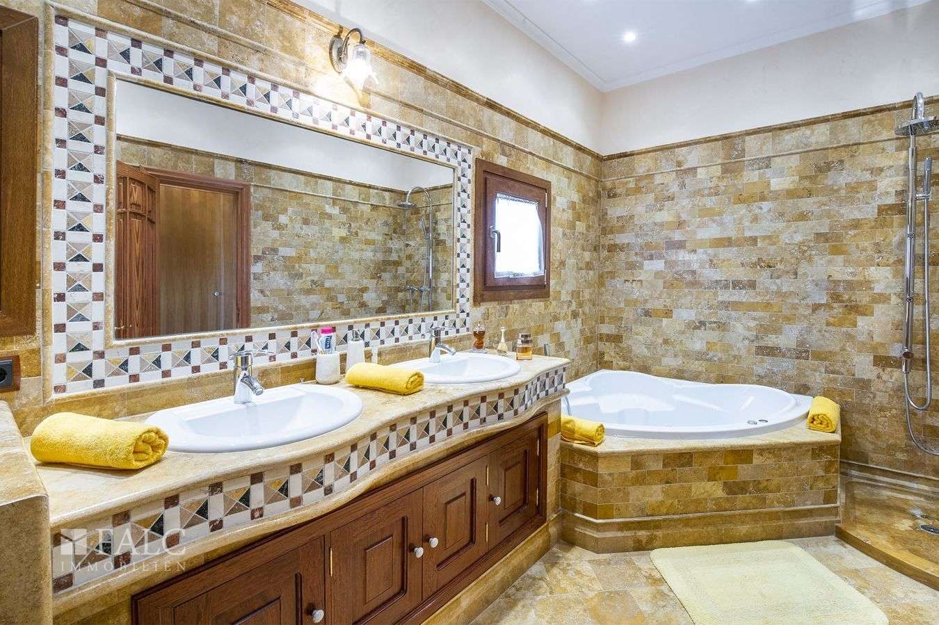 villa-es-capdella-10