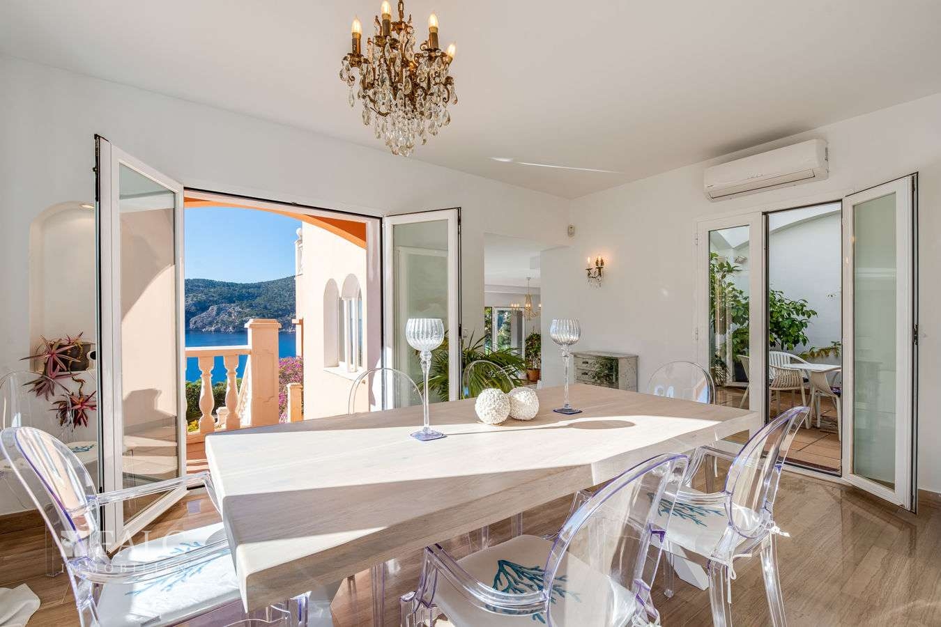 villa-camp-de-mar-13