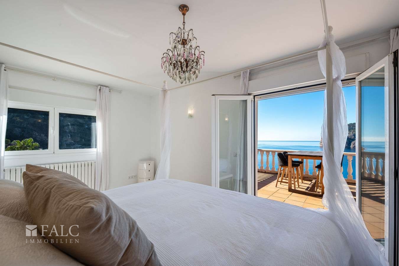 villa-camp-de-mar-23