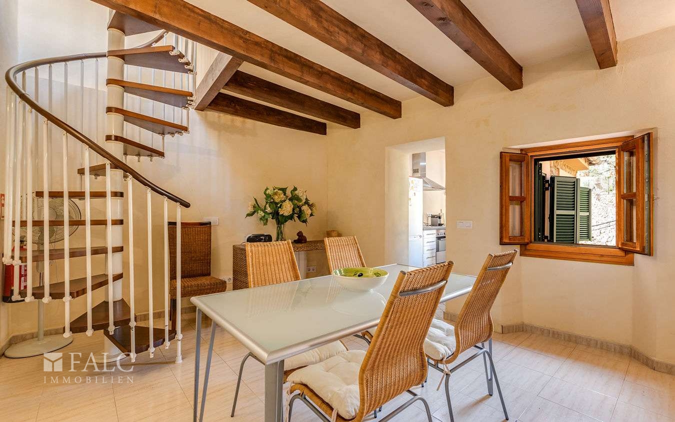 Wohn-/Esszimmer mit Kamin