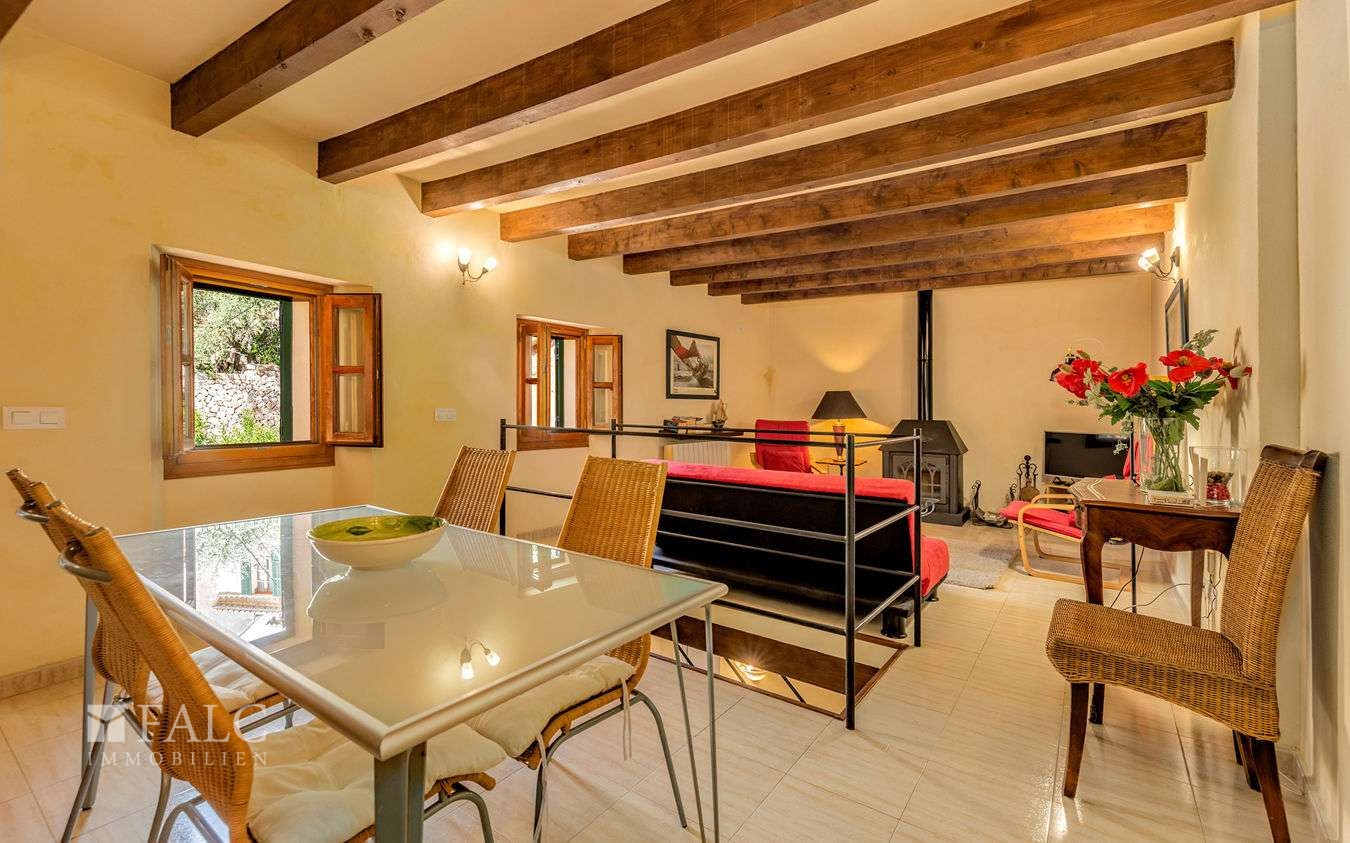 Wohn-/Esszimmer mit Kamin