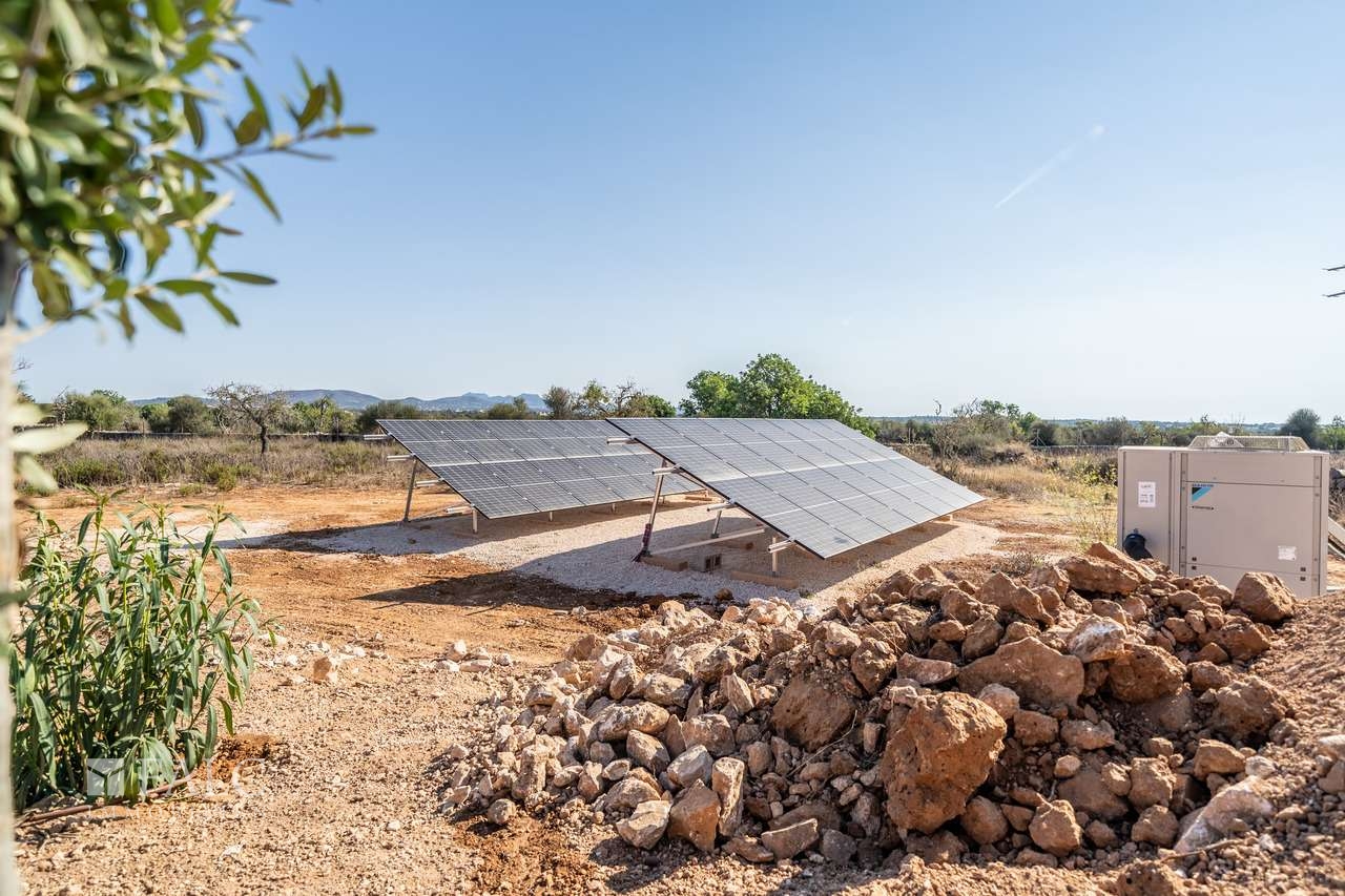 finca-cala-llombards-34