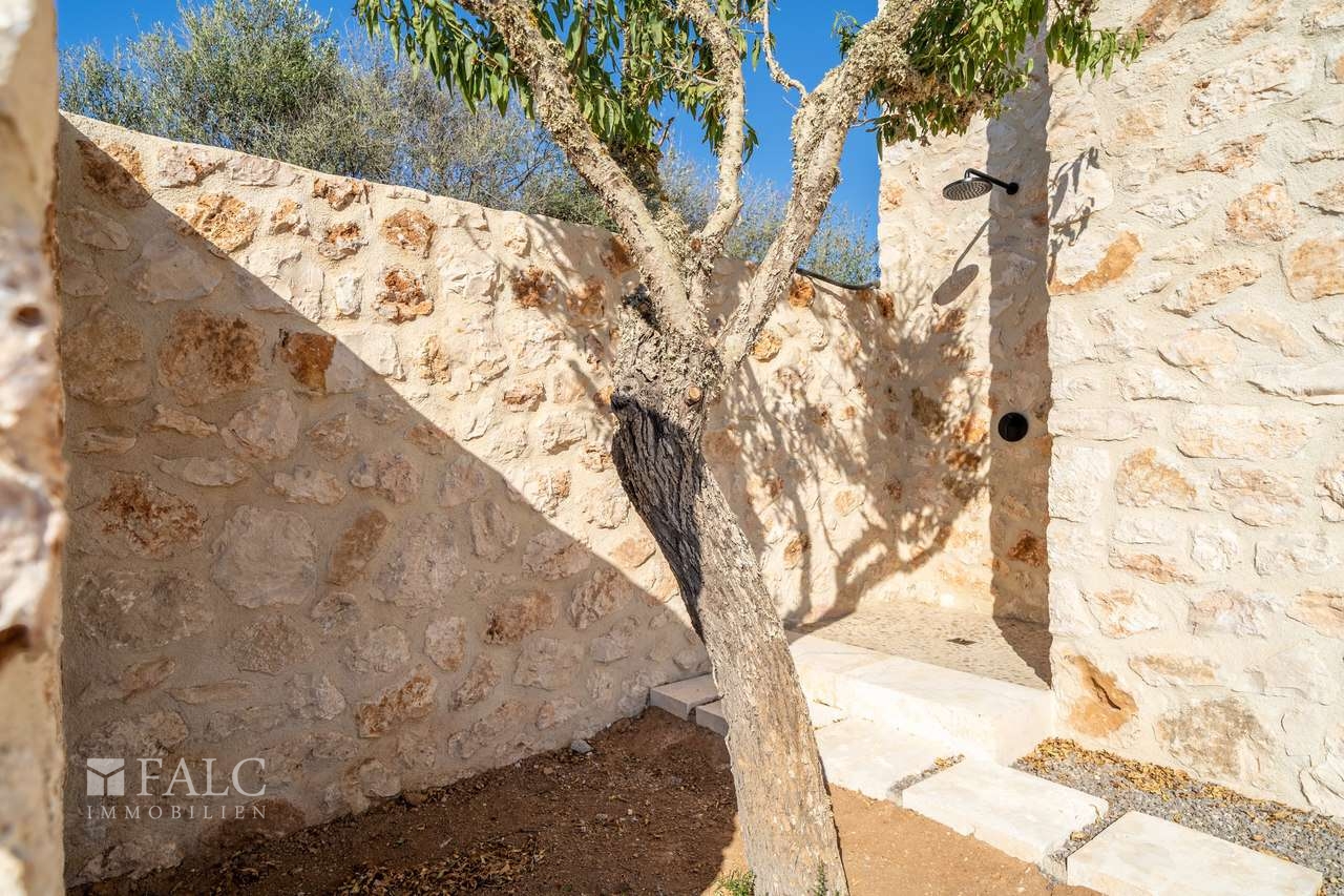 finca-cala-llombards-26