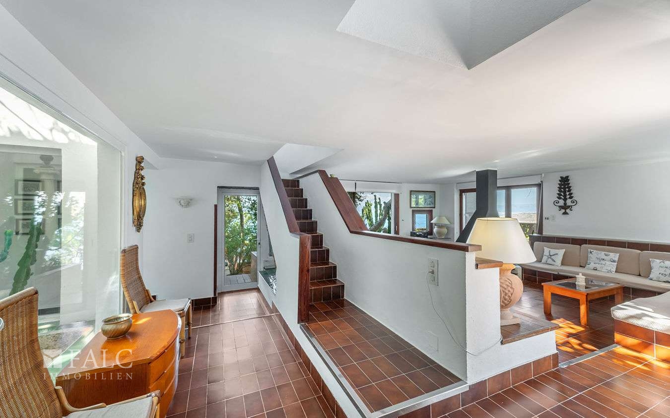 Wohnzimmer mit Kamin