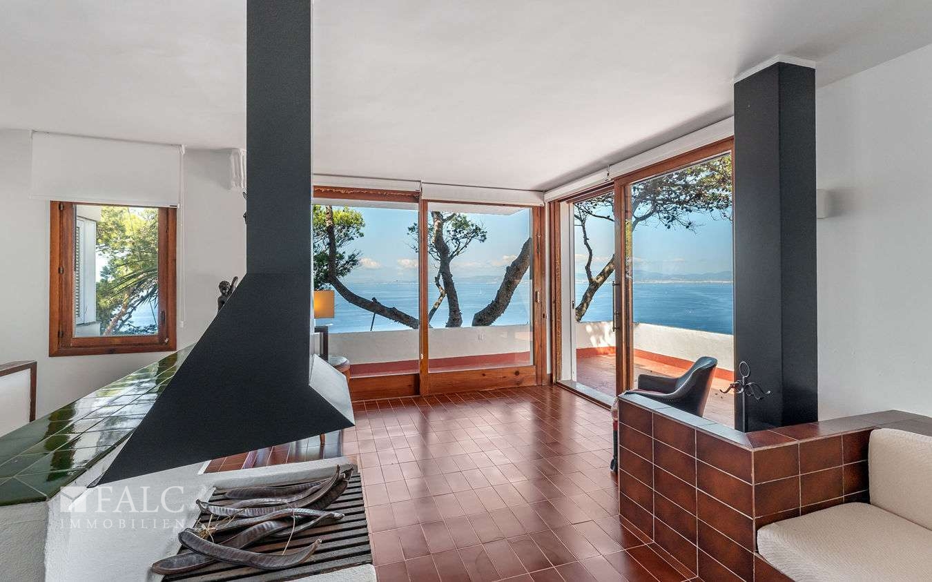 Wohnzimmer mit Kamin