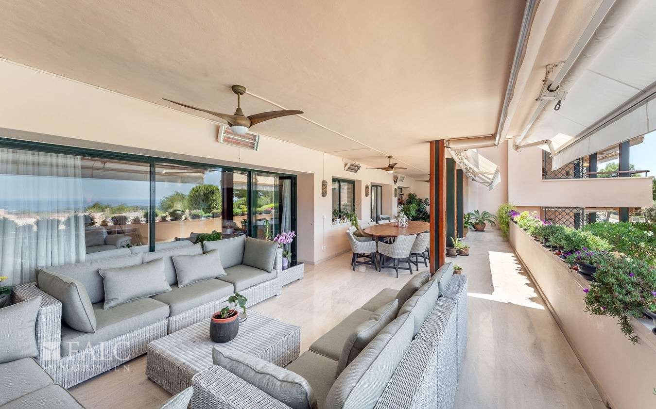 überdachte Terrasse