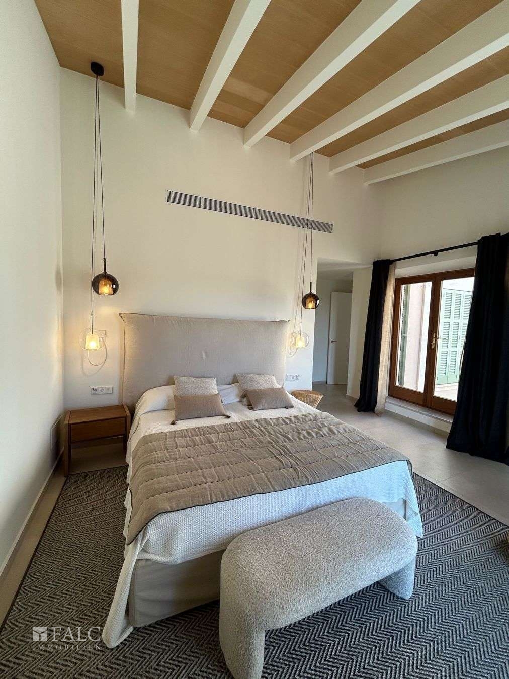 WhatsApp Image 2024-10-14 at 20.47.37 (1)