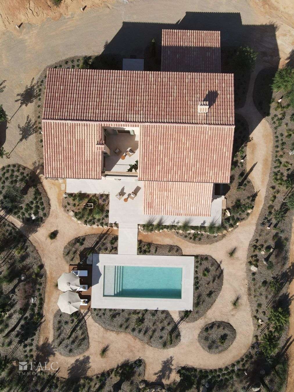 WhatsApp Image 2024-10-14 at 20.44.58 (2)