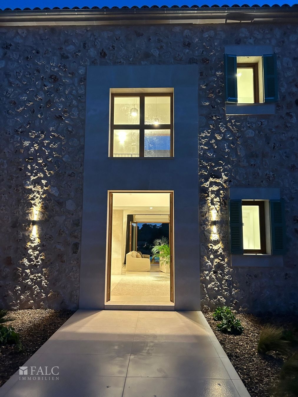 WhatsApp Image 2024-10-14 at 20.44.45