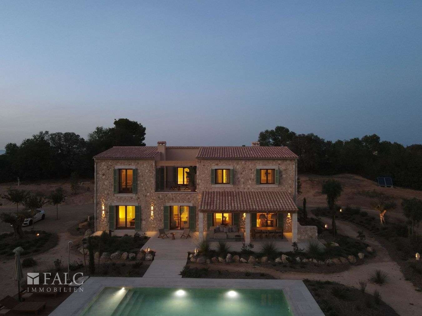 WhatsApp Image 2024-10-14 at 20.45.03 (1)