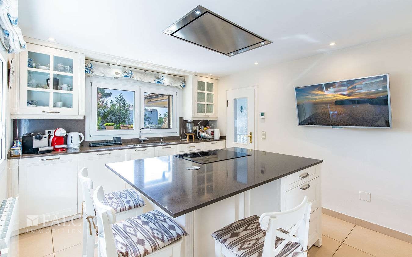 Küche mit Kochinsel