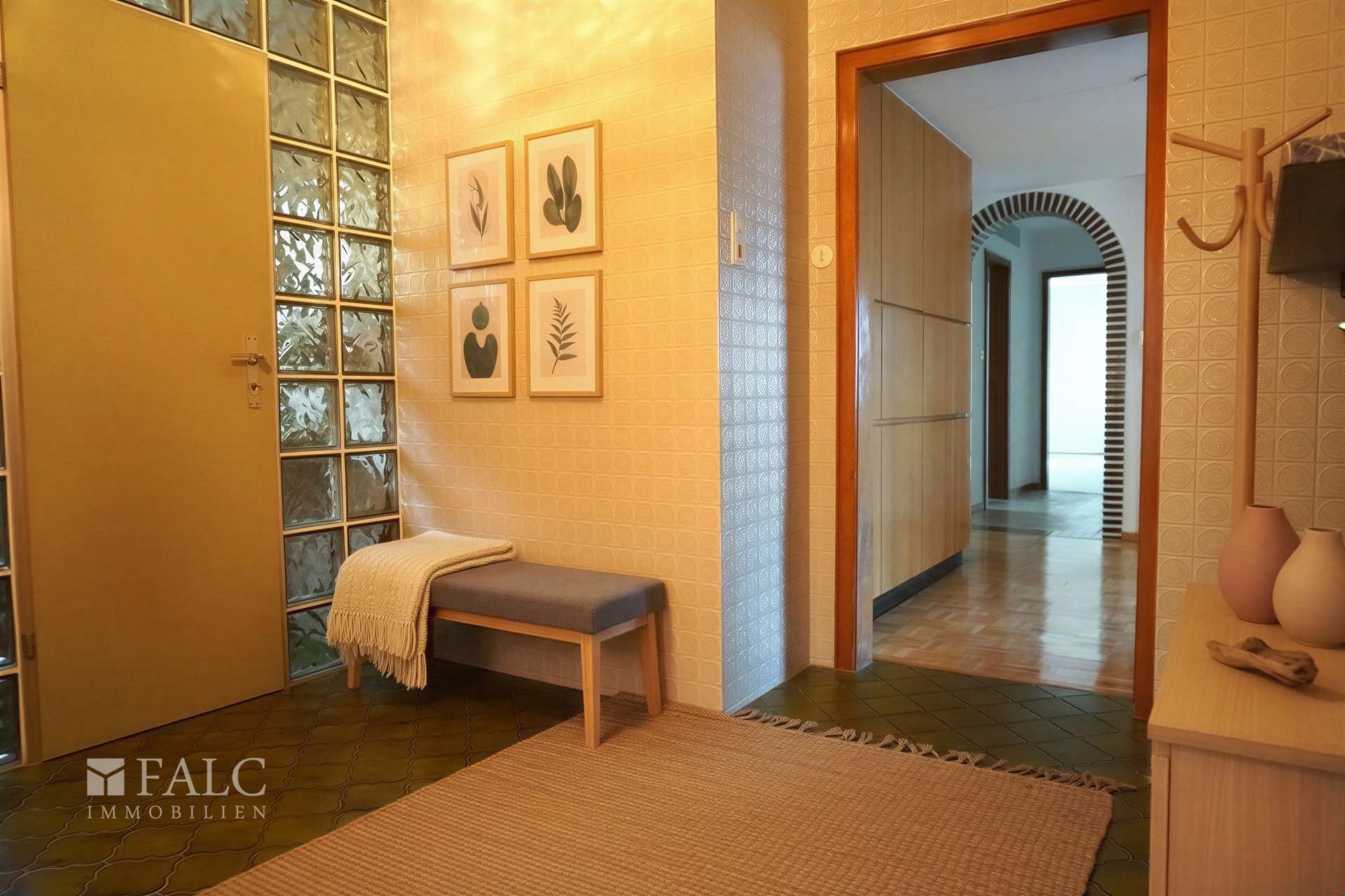 Flur - (KI generiert)