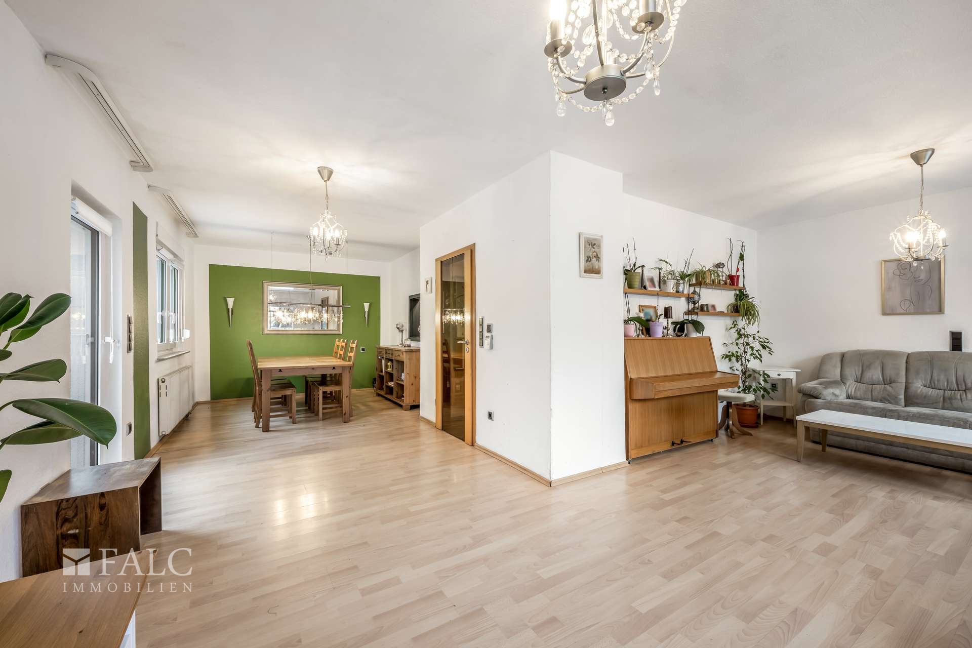 Wohn-/Esszimmer