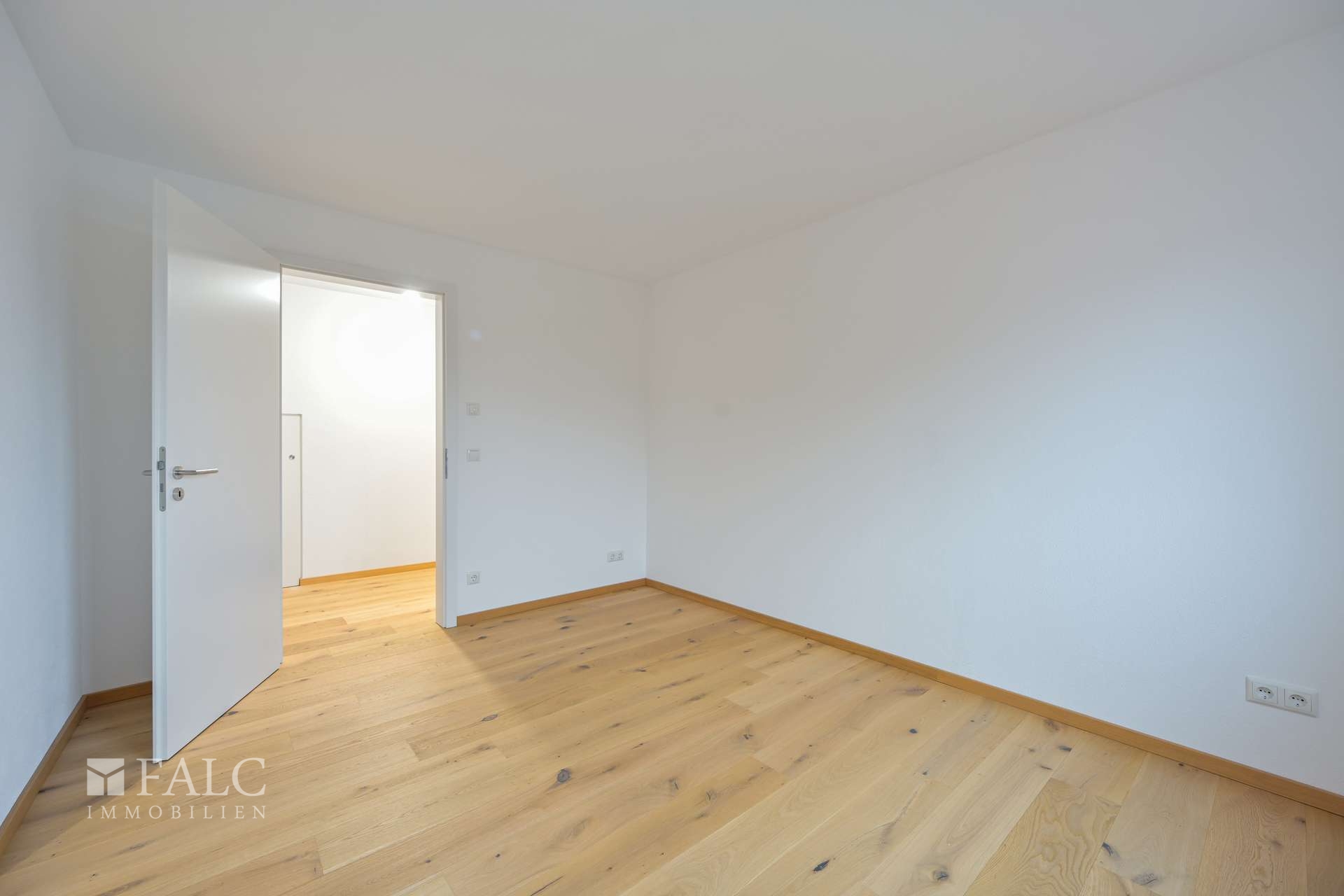 Zimmer links Blick Tür