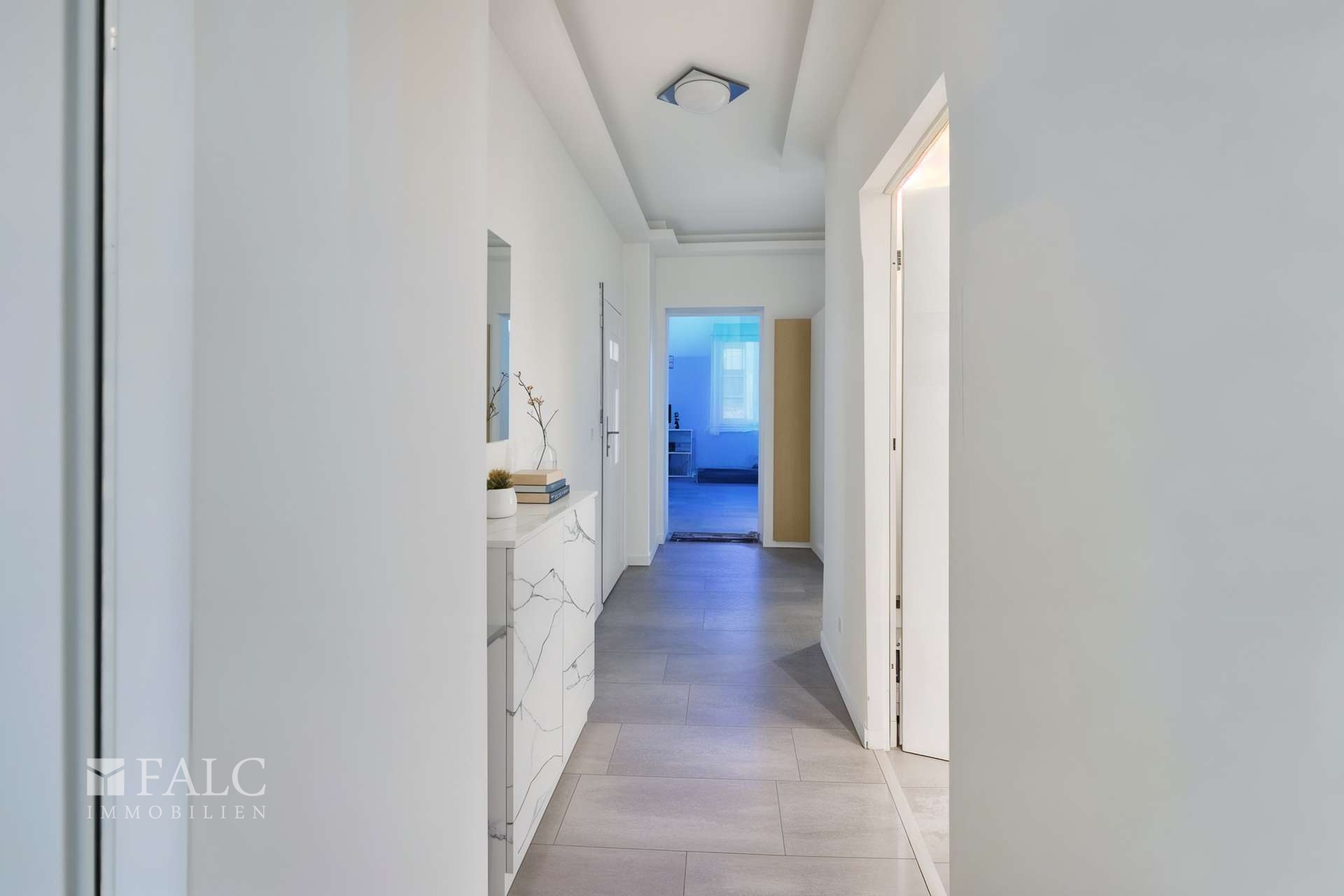 Wohnung 2. OG - Flur - (KI generiert)