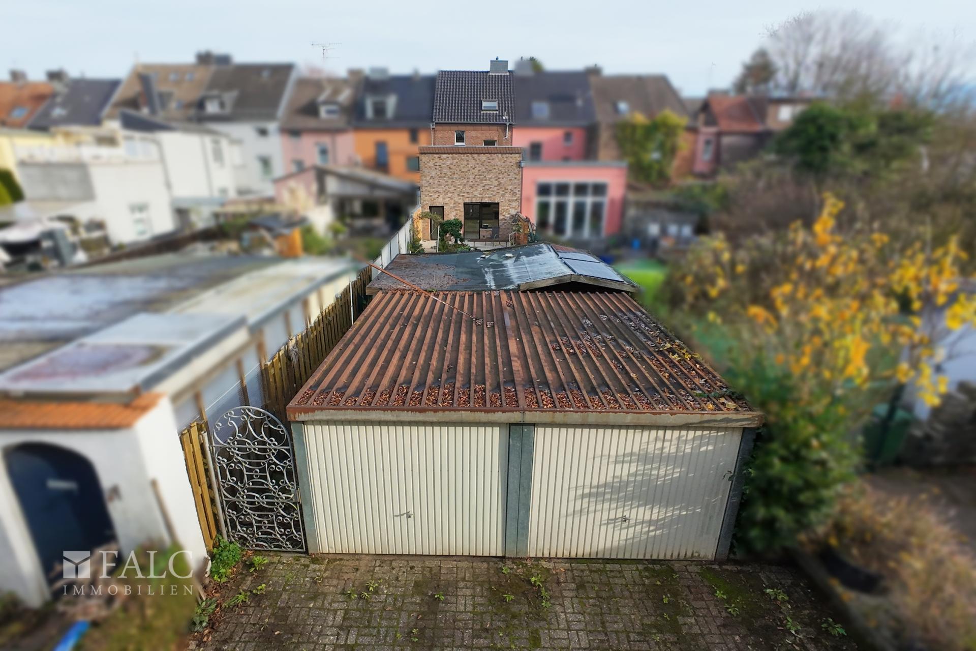 Außenansicht Garagen