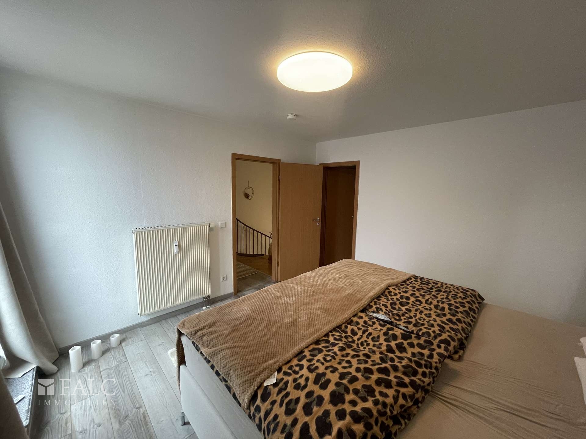 Schlafzimmer OG mit Ankleide