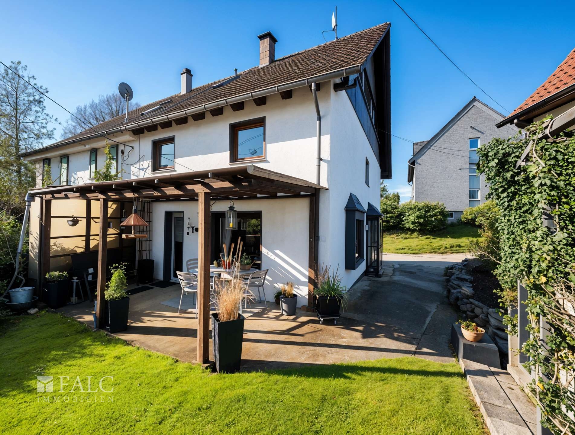 Rück- und Seitenansicht