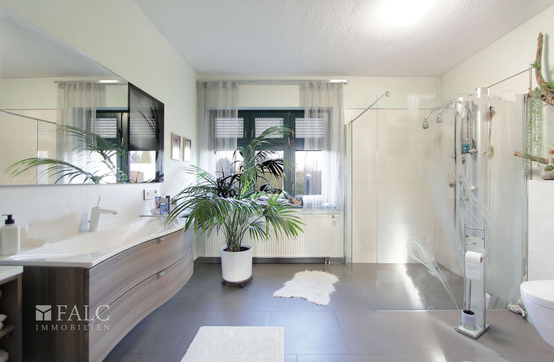 Badezimmer im Erdgeschoss