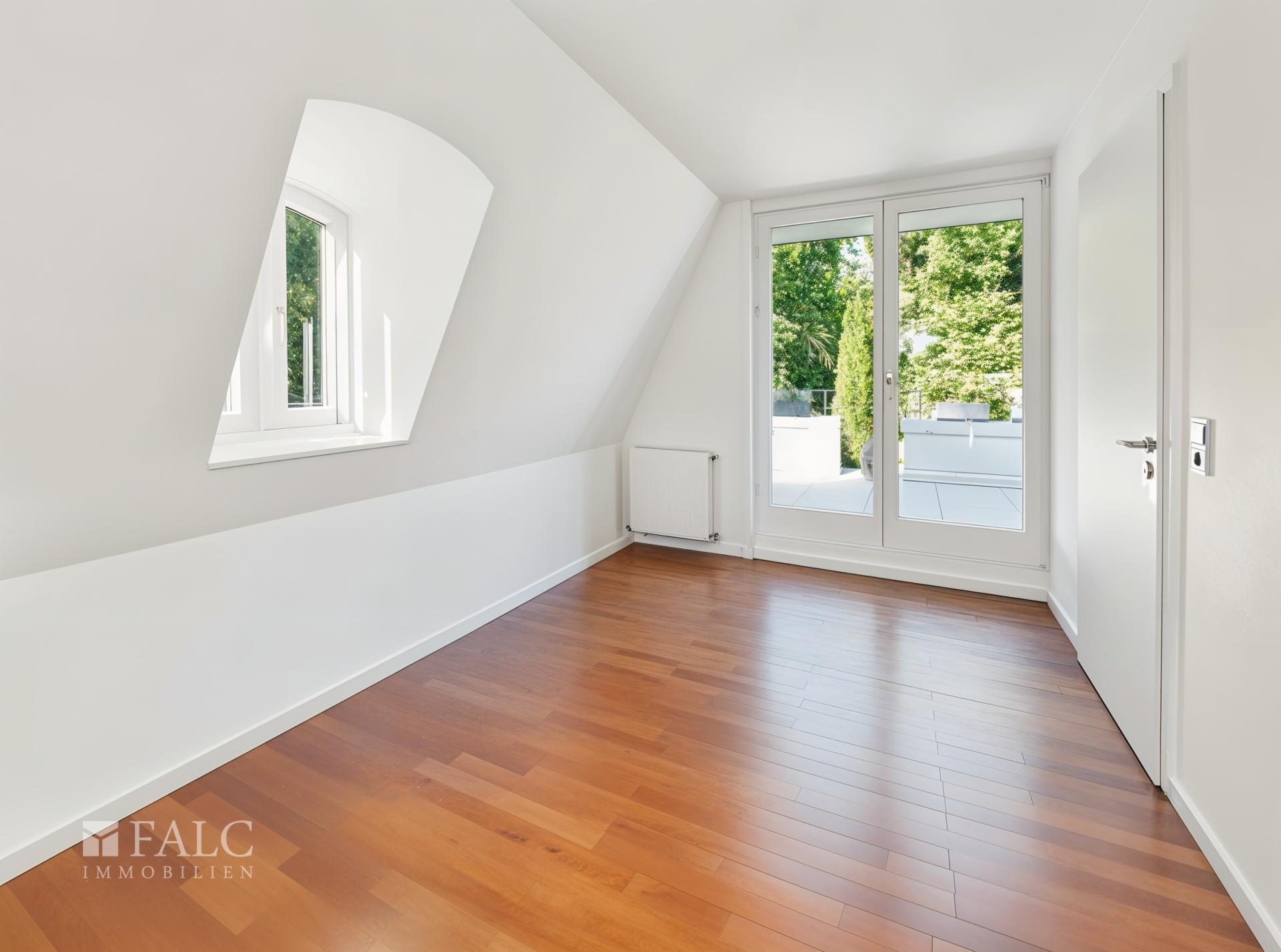 2. Zimmer (3.OG, ca. 11,81 m²)