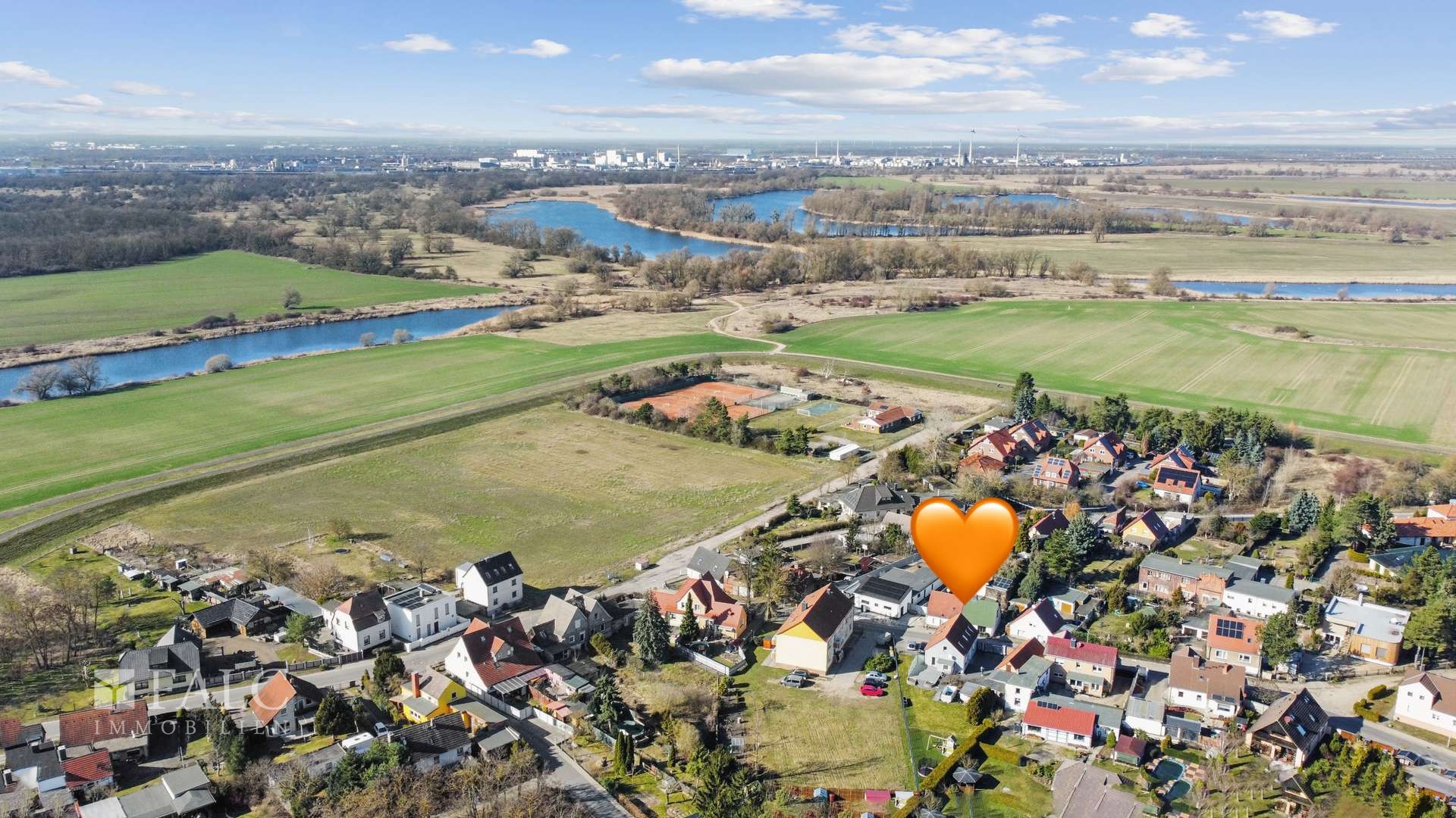 Luftbild (Hintergrund Magdeburg)